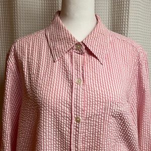 Vintage Denim&Co Long Sleeve Button Down Seersucker shirt with front pocket